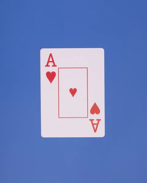 As du coeur As Jeu de cartes, sur fond bleu — Photo