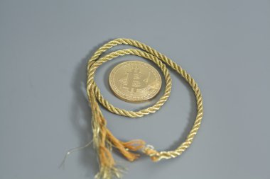 Altın Bitcoin sikke altın halat boyu