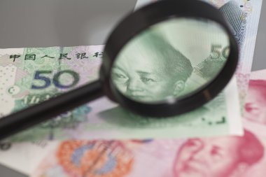 Yuan Çin para büyüteç cam ile