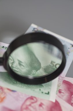 Yuan Çin para büyüteç cam ile