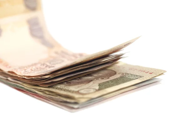 Moeda indiana Rupee notas bancárias sobre fundo branco — Fotografia de Stock