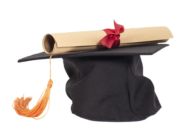 Sombrero de graduación y diploma — Foto de Stock