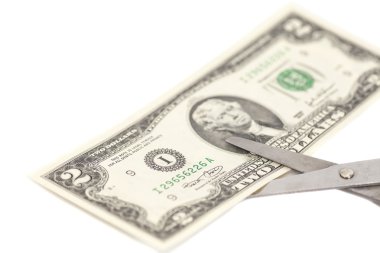 İki dolar makasla kesme 