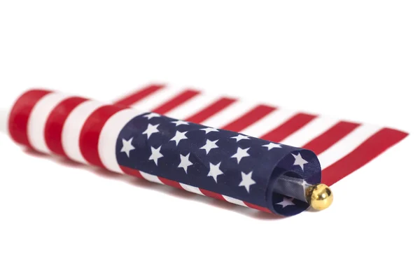 Amerikan bayrağı beyazlar üzerinde izole edilmiş — Stok fotoğraf