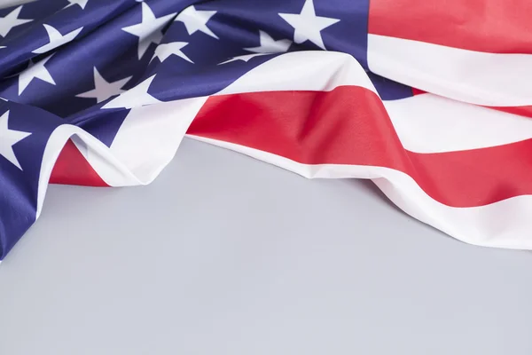 Bandera americana sobre fondo gris — Foto de Stock