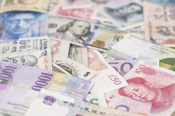 Notas de moeda internacional — Fotografia de Stock