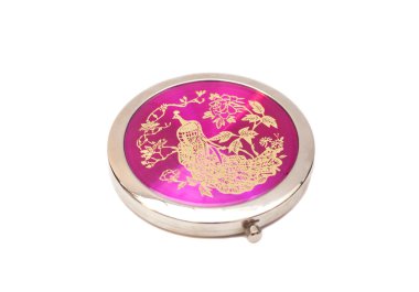 Beyaz arka plan üzerinde izole makyaj aynası