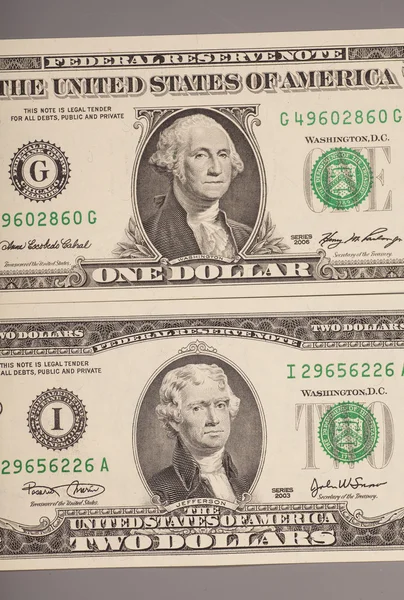 Para Amerikan bir ve iki dolar faturaları