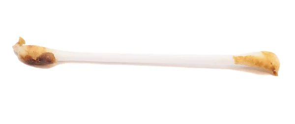 綿棒は、白い背景で隔離の耳ワックス — ストック写真