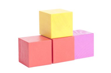 izole beyaz arka plan çok renkli ahşap tuğla yığını