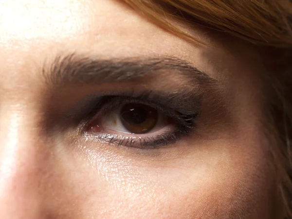Olho macro.Close up imagem do olho da mulher . — Fotografia de Stock