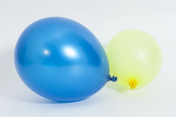 Барвисті кульки на білому тлі — стокове фото