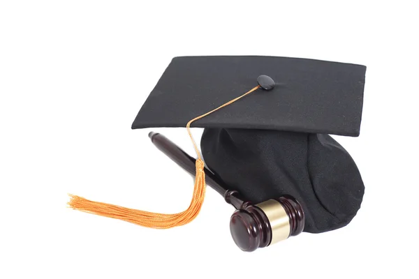 Sombrero de graduación negro y martillo —  Fotos de Stock