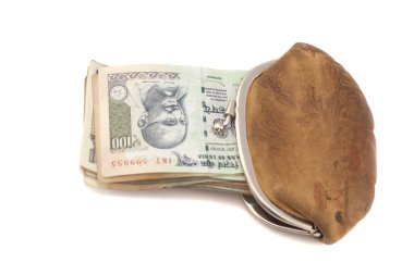 M-cüzdan ile üzerine beyaz izole Hint para birimi notlar