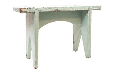 Beyaz arka planda izole edilmiş tahta sandalye