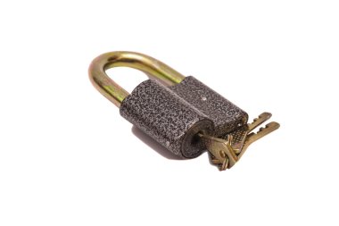 beyaz arkaplanda kilit ve anahtar izole edildi 