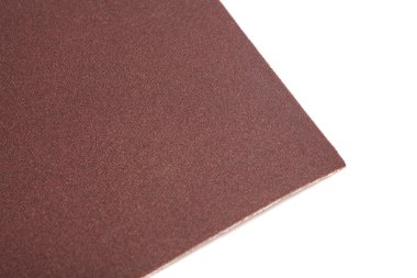 Zımpara kağıdı üzerine beyaz izole