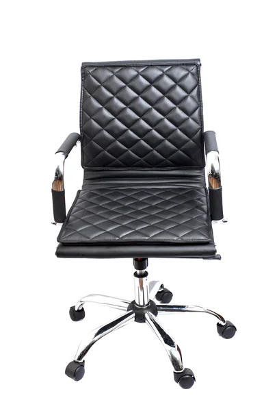 Czarny skórzany fotel biurowy izolowany na białym tle — Zdjęcie stockowe