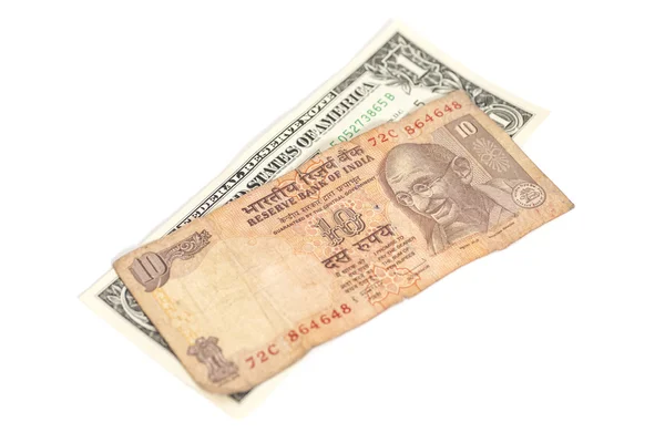 Dólares americanos y billete de rupia india — Foto de Stock