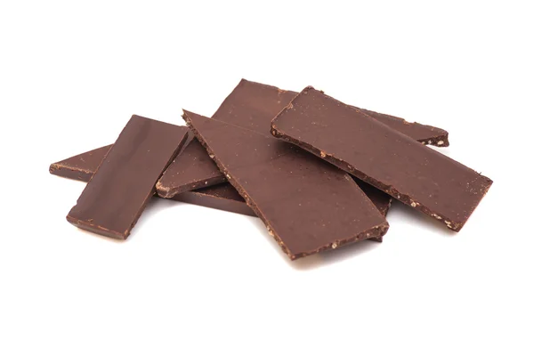 Σπασμένα σοκολάτα σε λευκό φόντο — Φωτογραφία Αρχείου