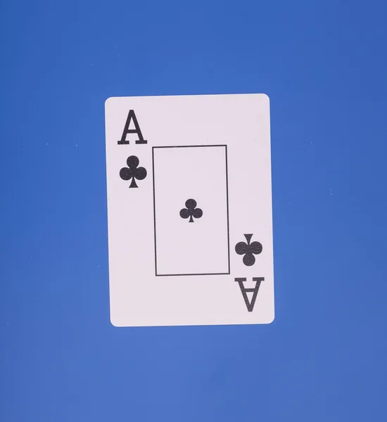 Ace of Clubs'da mavi arka plan — Stok fotoğraf