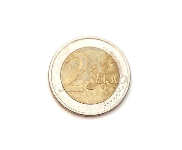 Moeda de 2 euros isolada sobre fundo branco — Fotografia de Stock