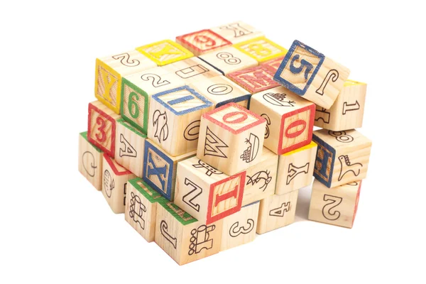 Cubes jouet en bois avec lettres. Blocs alphabétiques en bois — Photo