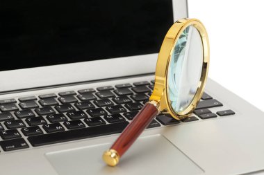 Laptop ile Büyüteç camı beyaz