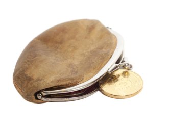 Çanta üzerinde beyaz izole bitcoin para ile