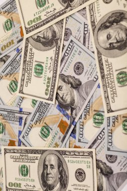 Arkaplan olarak 100 dolar.