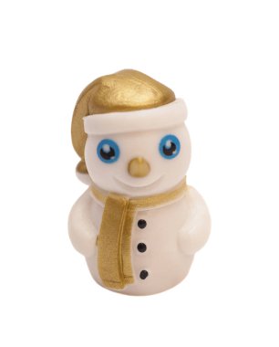 Beyaz arkaplanda kardan adam izole edildi