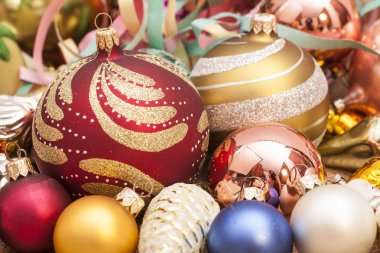 Noel ağacını süsler dekorasyon