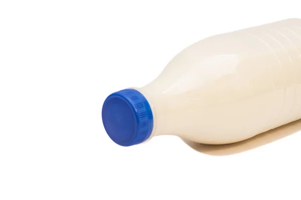 Bouteille en plastique de lait isolé sur fond blanc — Photo