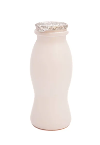 Witte plastic fles van yoghurt geïsoleerd op wit — Stockfoto