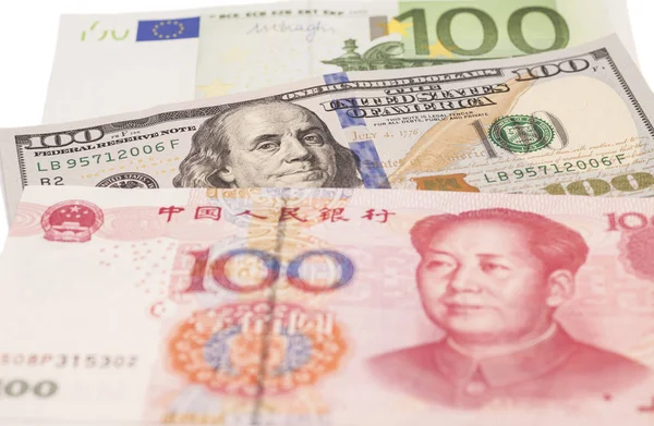 Amerikanische Dollars, europäische Euro- und chinesische Yuan-Scheine — Stockfoto