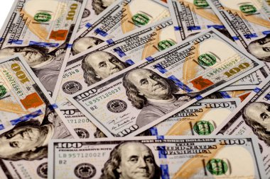 Arkaplan olarak 100 dolar.