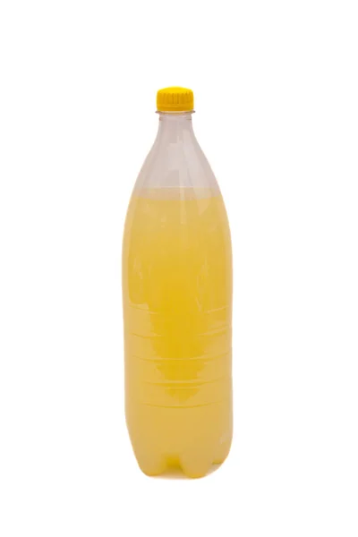 흰색으로 분리 된 플라스틱 식수 병 — 스톡 사진