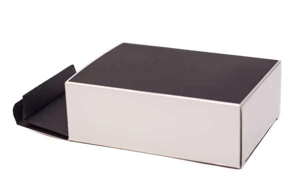 Open kartonnen doos geïsoleerd op een witte achtergrond — Stockfoto