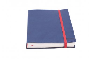 Mavi defter beyaz arkaplanda izole edildi