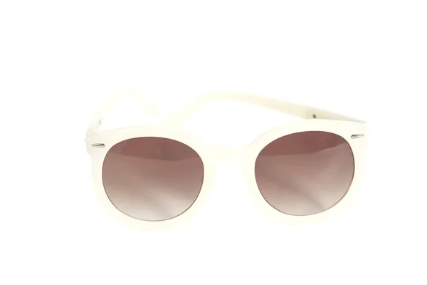 Gafas de sol blancas aisladas sobre fondo blanco — Foto de Stock
