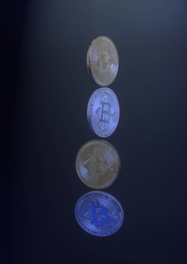 Dört sanal bitcoins siyah arka plan üzerine sikke