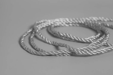 Gümüş gri arka plan ipe