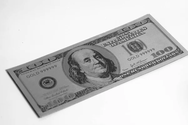 Серебряная банкнота в сто долларов — стоковое фото