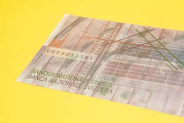 Bin İsviçre Frangı notlar