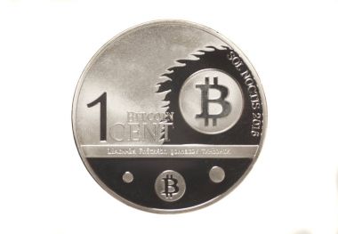 Bir kuruş bitcoin Kripto para birimi üzerinde beyaz izole