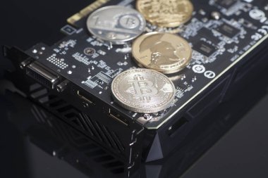 Cryptocurrency araştırma kavramı ile bir grafik videoca üzerinde bitcoins