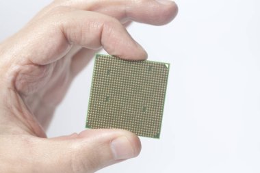 Merkezi işlem birimi Cpu mikroçip erkek el holding 