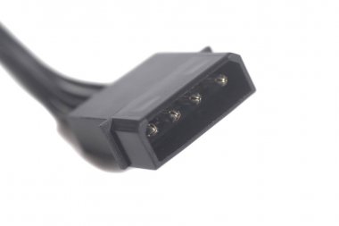 bilgisayar güç kaynağı kablosu