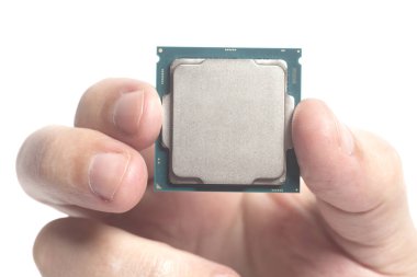Merkezi işlem birimi Cpu mikroçip erkek el holding 