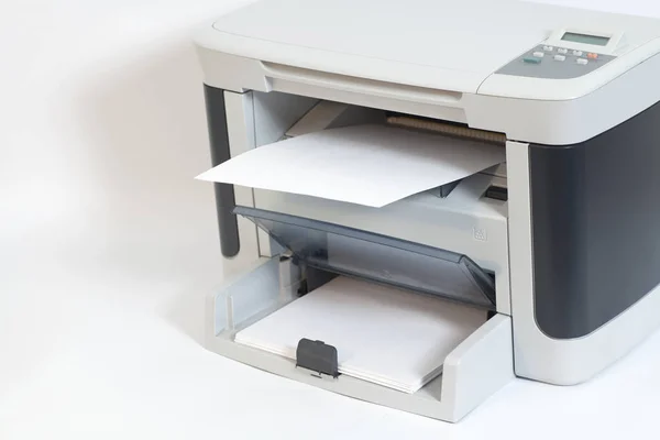 Impresora con papel — Foto de Stock